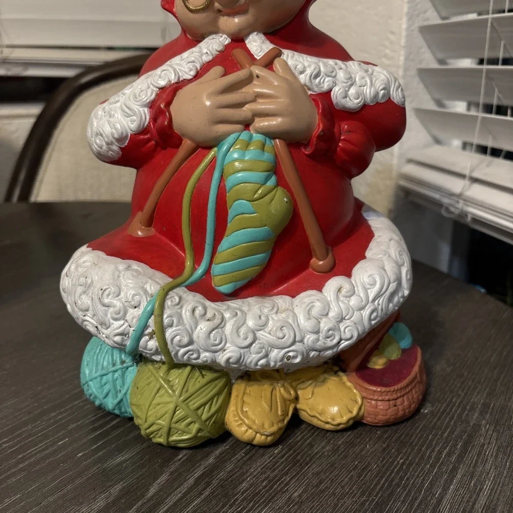 Vintage Santa Mrs. Claus Knitting 13